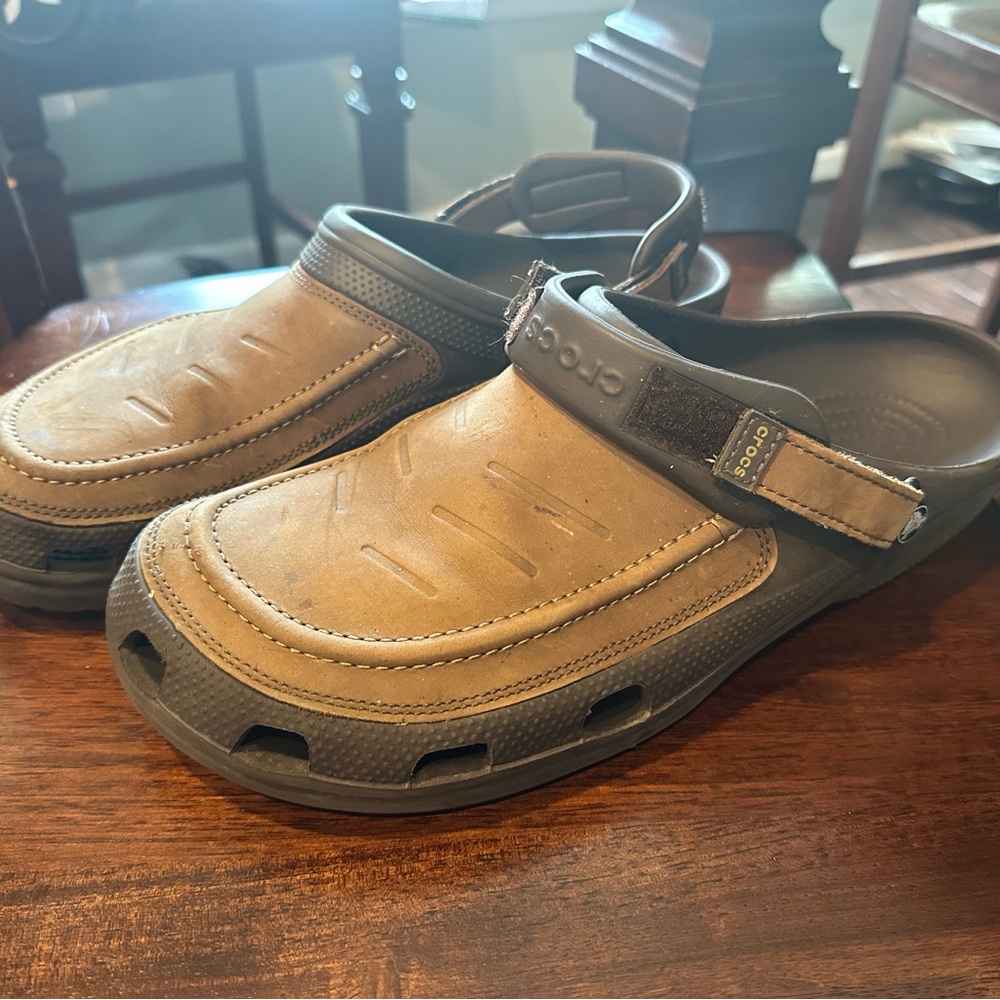 Brown Yukon Crocs Clogs with Strap